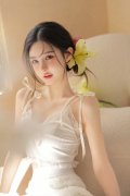 身照顾的一把生果刀朝女友的头部、身上乱捅